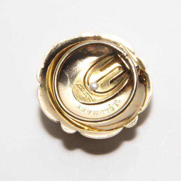 Vintage W. Germany Filigree Medallion Gold Tone Scarf Clip 1 1/2” Scarf Ring - Picture 4 of 5